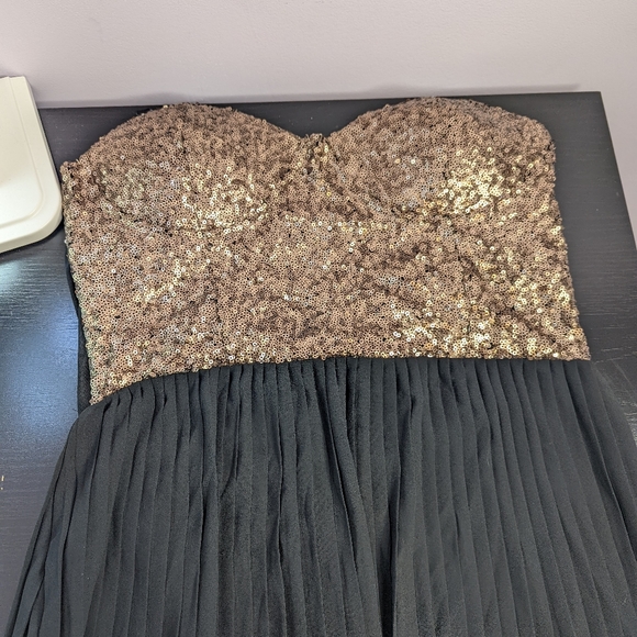 MINKPINK Medium Sequin Dress - Picture 9 of 9